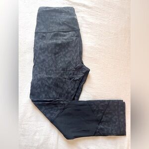 Lululemon Leggings 23” w pockets